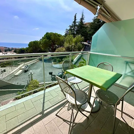 Apartment Modusvivendi 106 Deluxe Two-room With Sea View